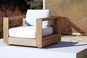Outdoor lounge furniture