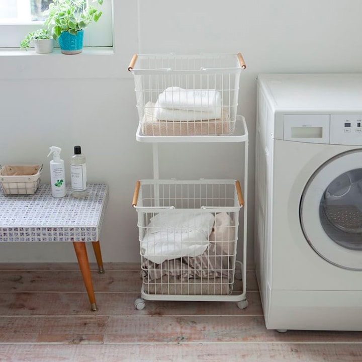 Two-tier wire laundry basket cart