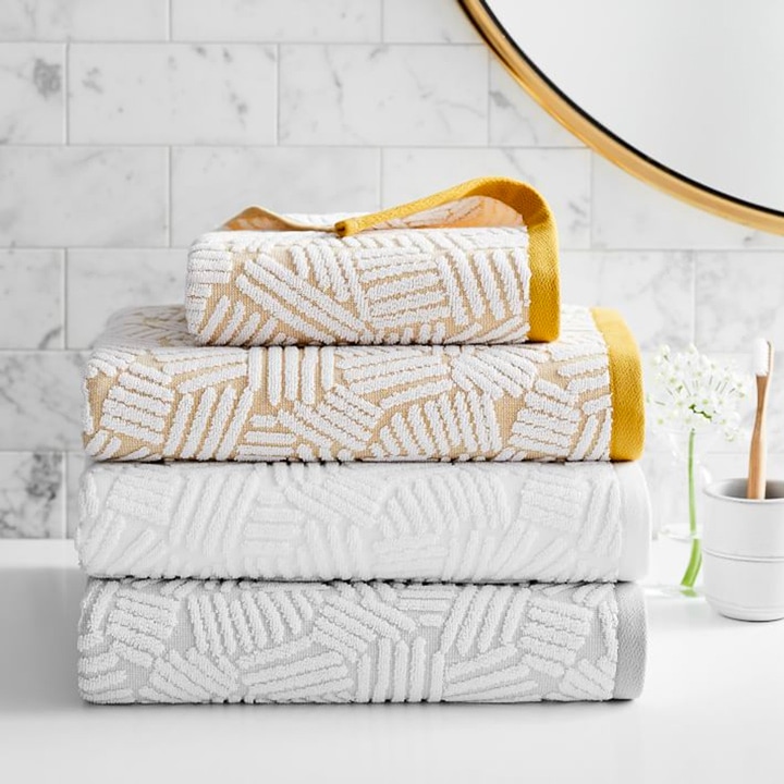 Organic towels with dashed lines