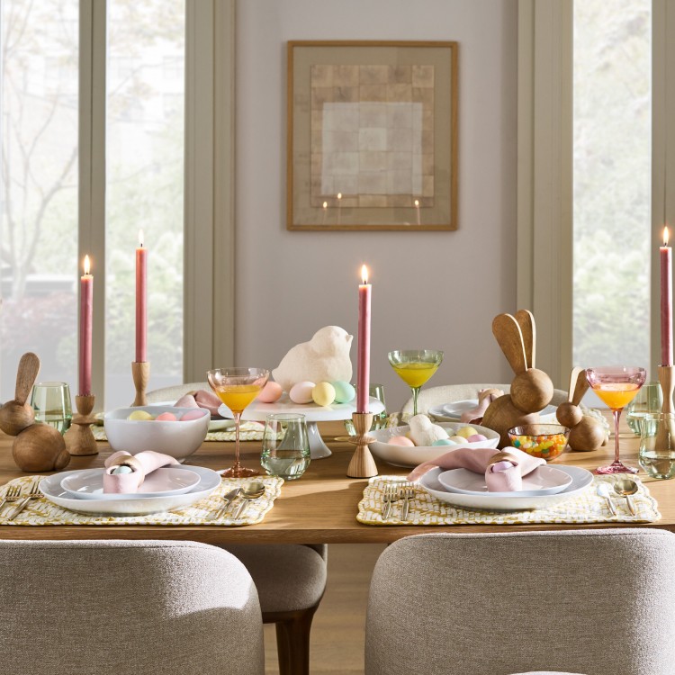 Easter Table Decor & Dinnerware