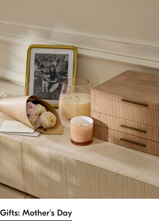 パーティを彩るご馳走や Elm: West Modern More & Lighting Decor, Home Furniture, その他