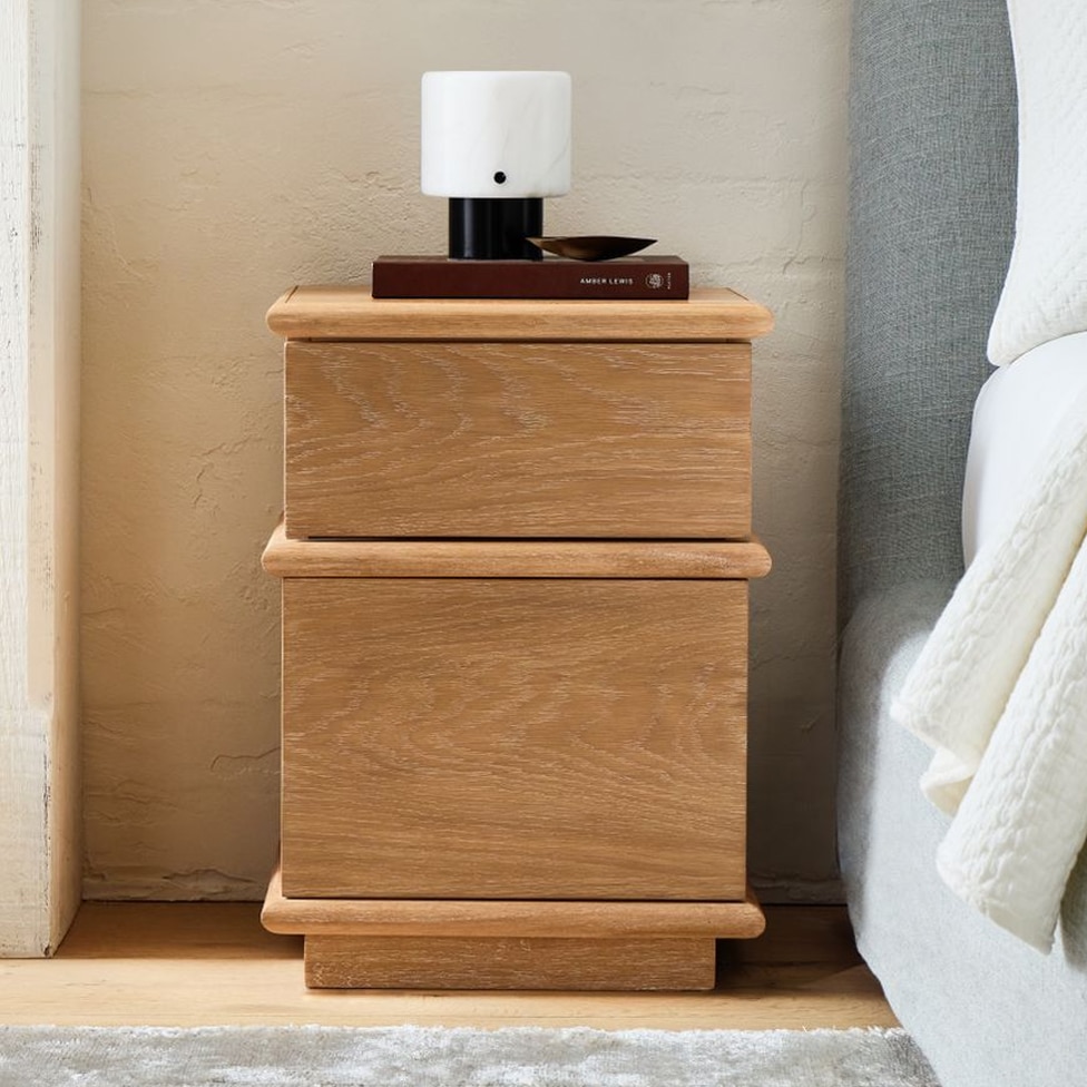 Dressers & Nightstands