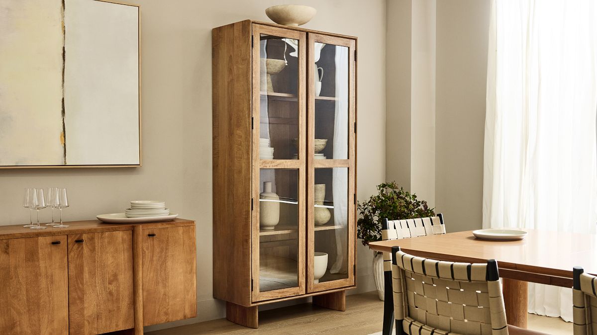 Anton Linen Cabinet