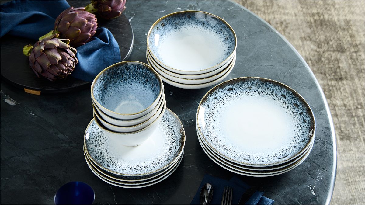 Reactive Glaze Stoneware Dinnerware (Set of 16)