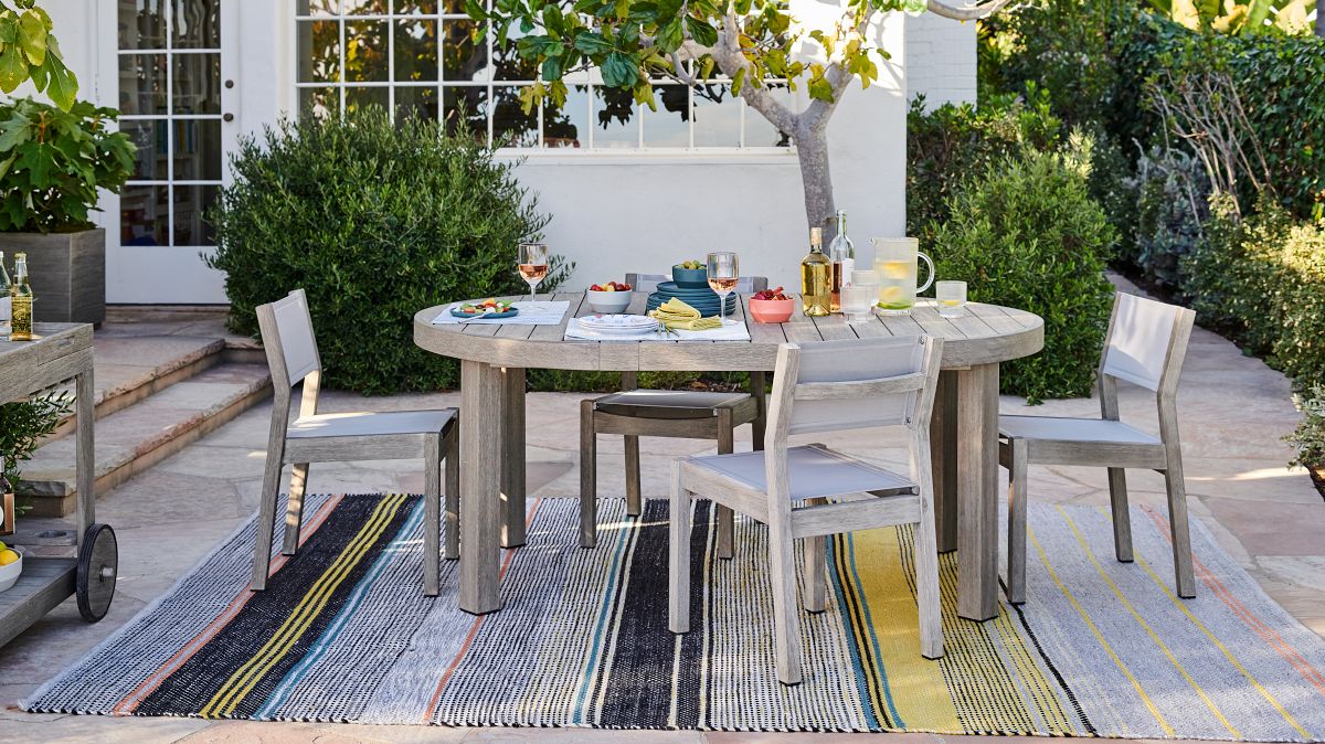 Expandable round patio deals table