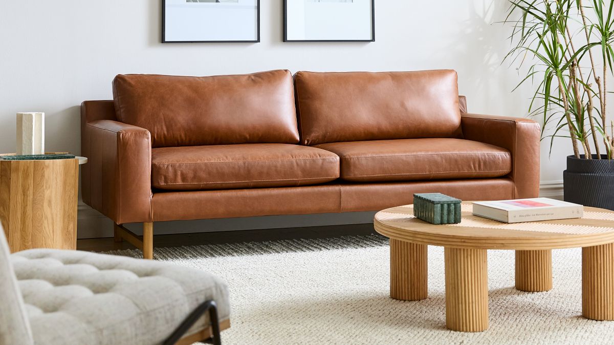 Saddle leather deals couch