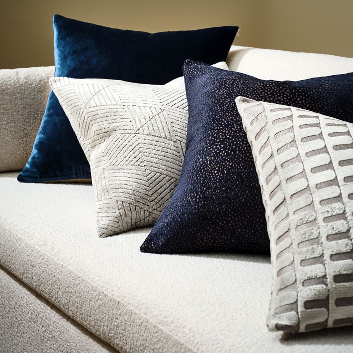 Blue velvet pillow cover best sale