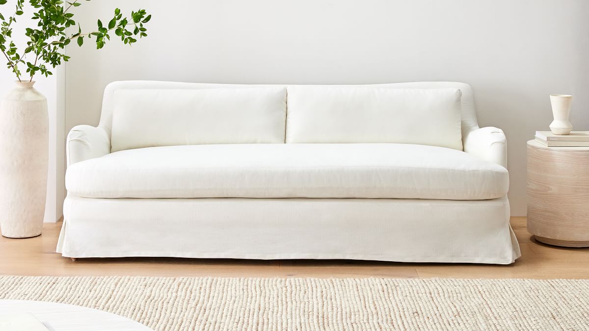 Sophie Skirted Slipcover Sofa (62 Sophie Skirted Slipcover Sofa (62