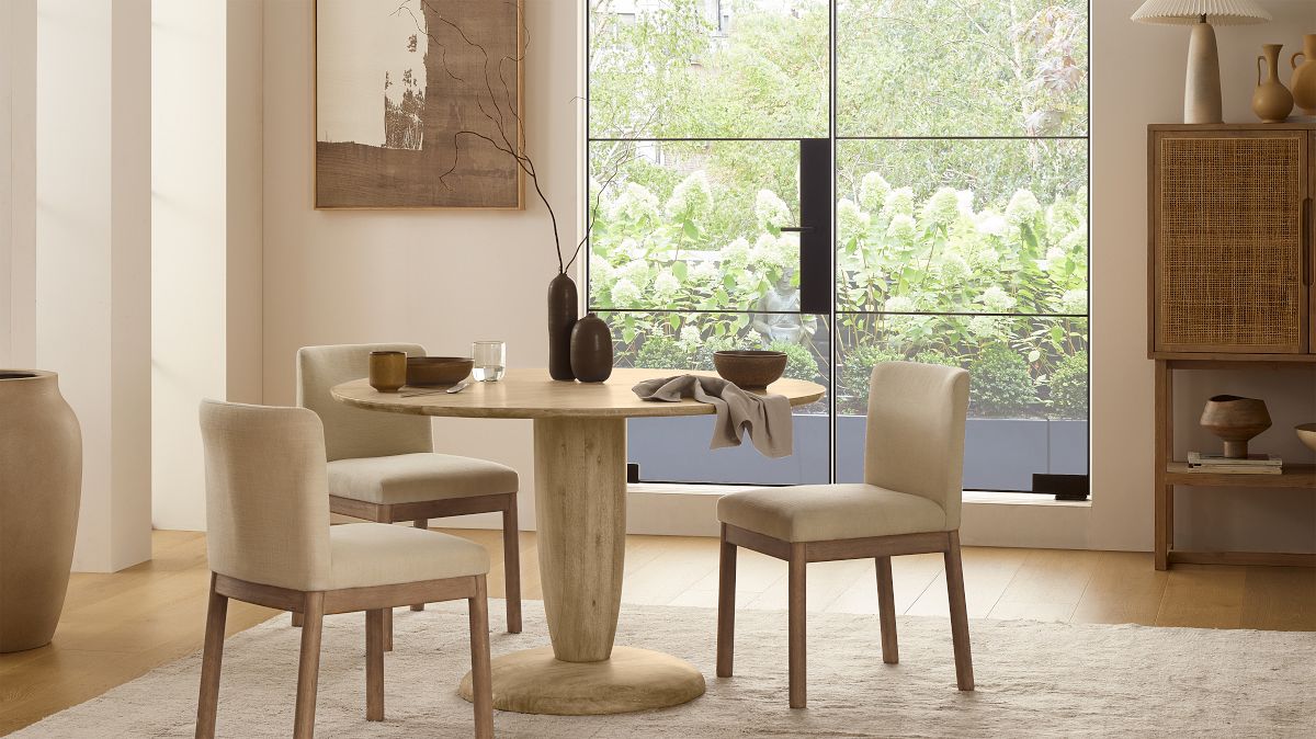 Winona Round Pedestal Dining Table (48