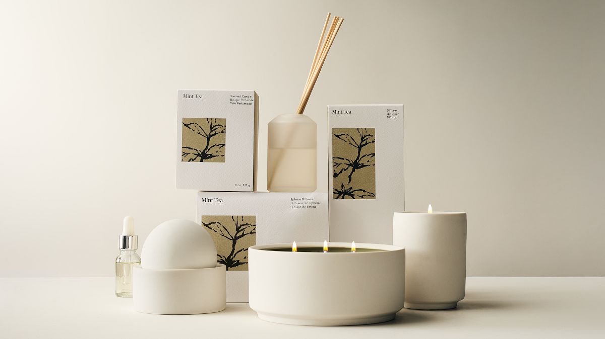 journey out west tobacco mint candle Elm Homescent Triple Wick Tea Warm Tobacco and brushed suede meld with aromatic greens New Year's Candle Rituals for