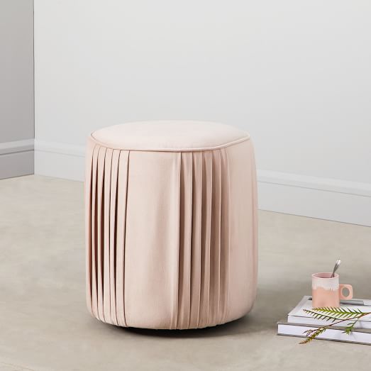 Featured image of post Small Pouf Footstool : Our footstools, ottomans and pouffes come in a range of different materials like leather, rattan and cotton.