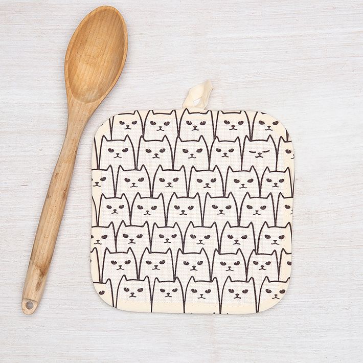 https://assets.weimgs.com/weimgs/ab/images/wcm/products/202329/0049/counter-couture-cat-oven-mitt-pot-holder-o.jpg