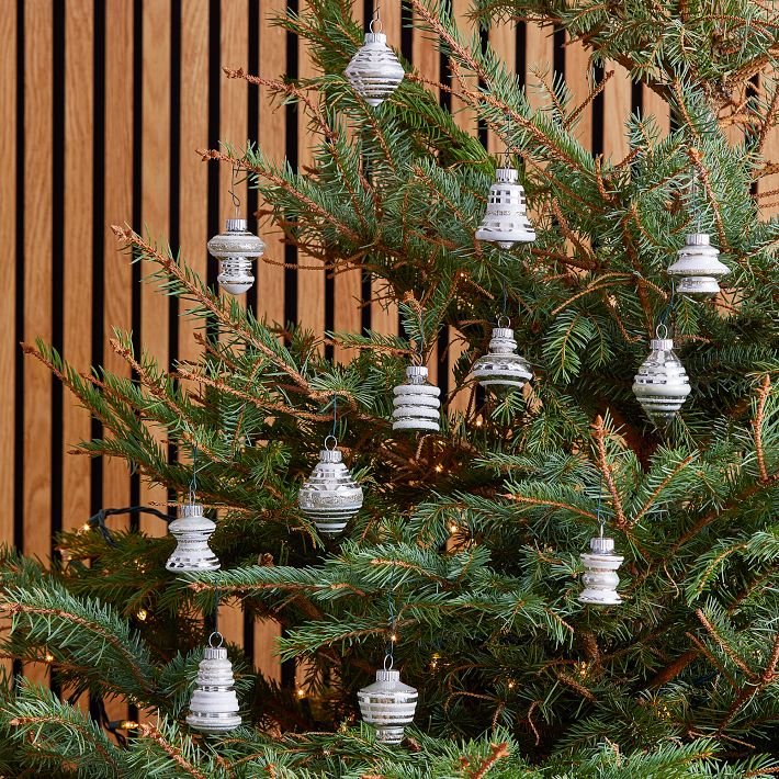 Vintage White Christmas Tree with Shiny-Brite Ornaments : Atta