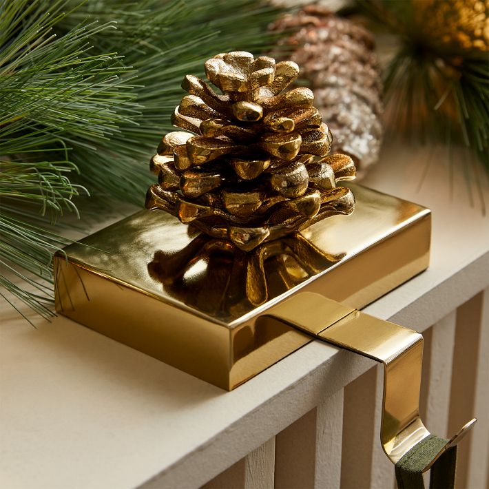 Polyresin Gold Pinecone Like Stocking Holder main image 0