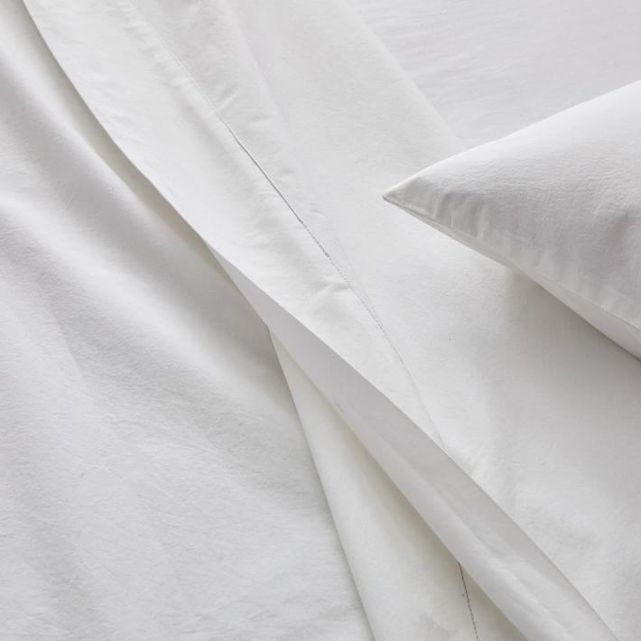 Cozy sheets await. Shop our 100% organic cotton bedding (on sale now!).  😴☁️