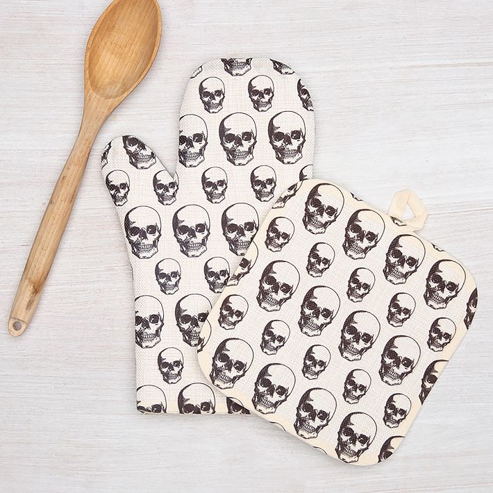 Counter Couture Skull Oven Mitt &amp; Pot Holder