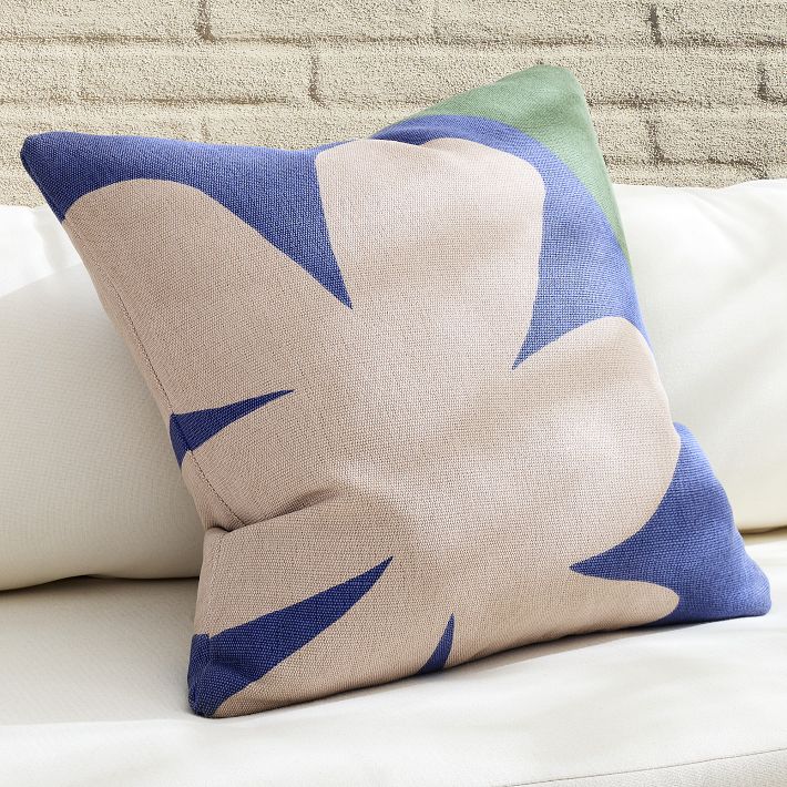 Modern Form Indoor/Outdoor Pillow