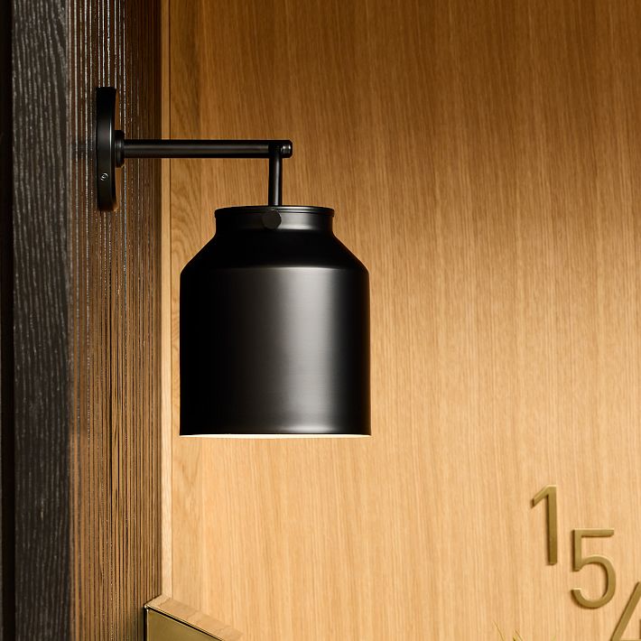 Henry Outdoor Sconce (7.5&quot;&ndash;16&quot;)