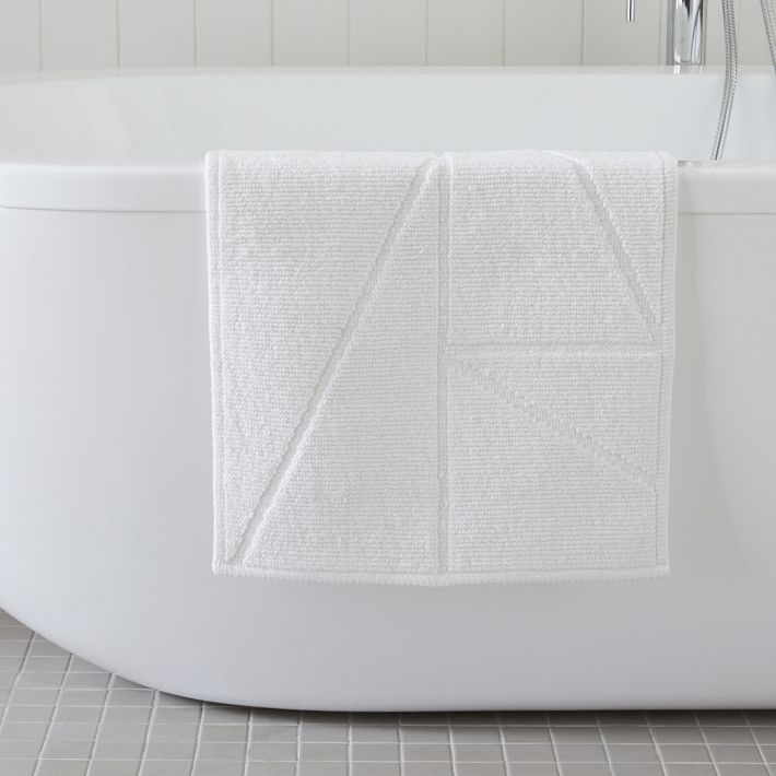 24” X 64” Triangle Sculpted Bath Mat (White)