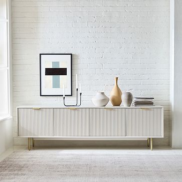 Quinn Media Console 80