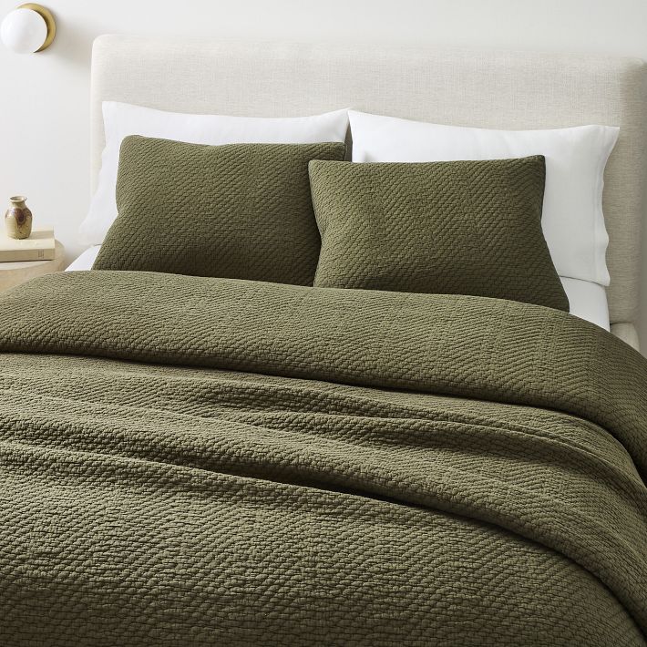 Reflections Matelasse Quilt (Full/Queen) & Shams (2 Standard Shams) (Dark Olive)