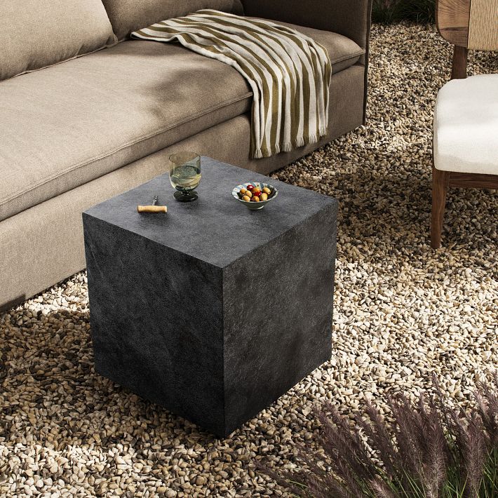Hoshi Square Outdoor Side Table (18&quot;)
