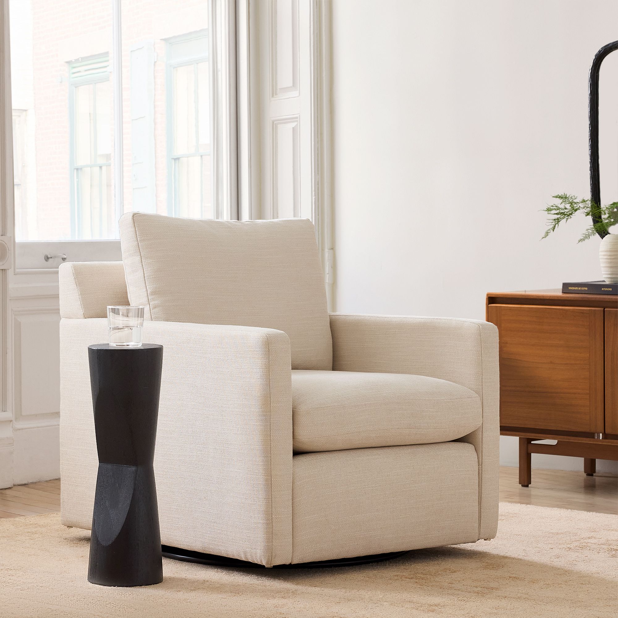 Marin Swivel Chair - Modern Comfort & Style