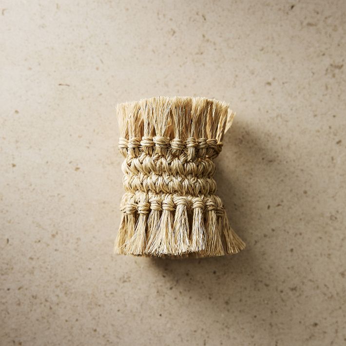 TALLO de OLIVO Fique Fringe Napkin Ring