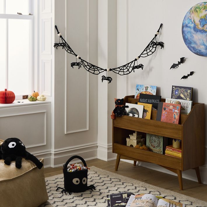 Ed Emberley Felt Spider Web Garland