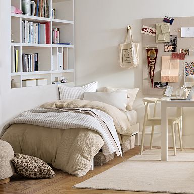 Reflections Eyelet Matelasse Quilt & Shams