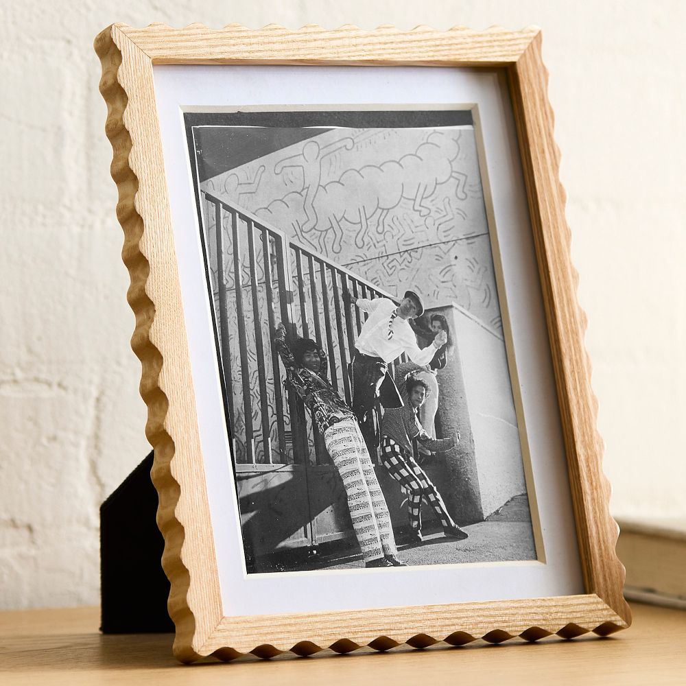 Scallop Wood Frames - Light Ash, 5X7