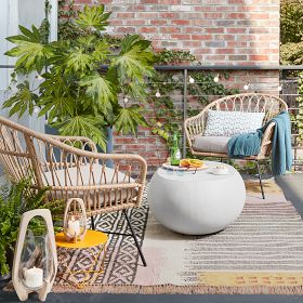 Pebble Indoor/Outdoor Oval Coffee Table (36")