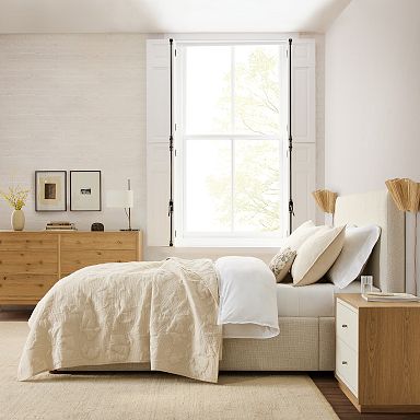 Outline Floral Quilt & Shams