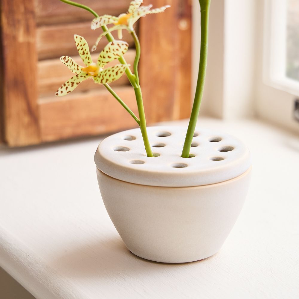 その他 FROG STYLE/POTTERY BANK 2 Lidded Flower Frog - Handglazed Earthenware Décor | West Elm