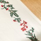 Tannenbaum Winter Berries Border Table Runner