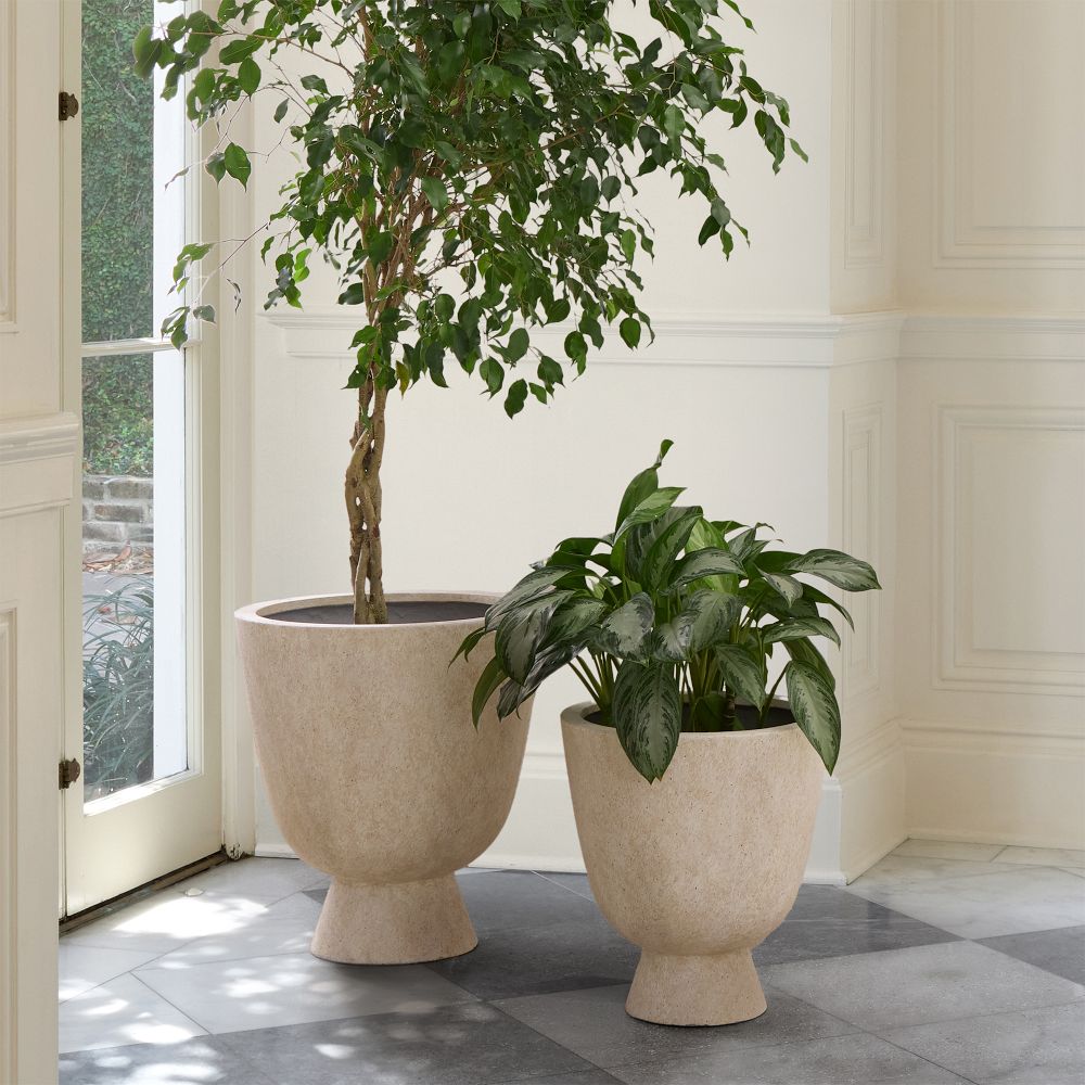 Colin King Ficonstone Indoor/Outdoor Pedestal Planter - Medium - 16.1"D x 17.7"H