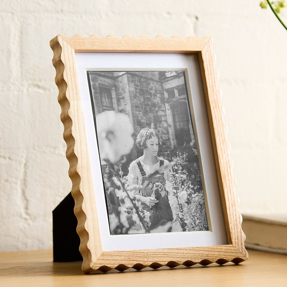 Scallop Wood Frames - Light Ash, 4X6