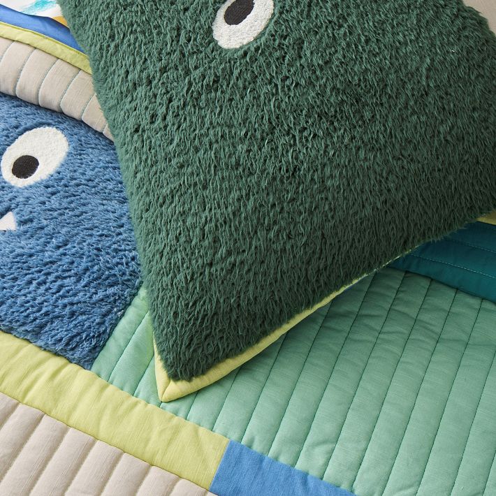 rosymonster warmyflower quilting blanket ?media_id=3944744582470382580