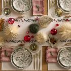 Tannenbaum Winter Berries Border Table Runner