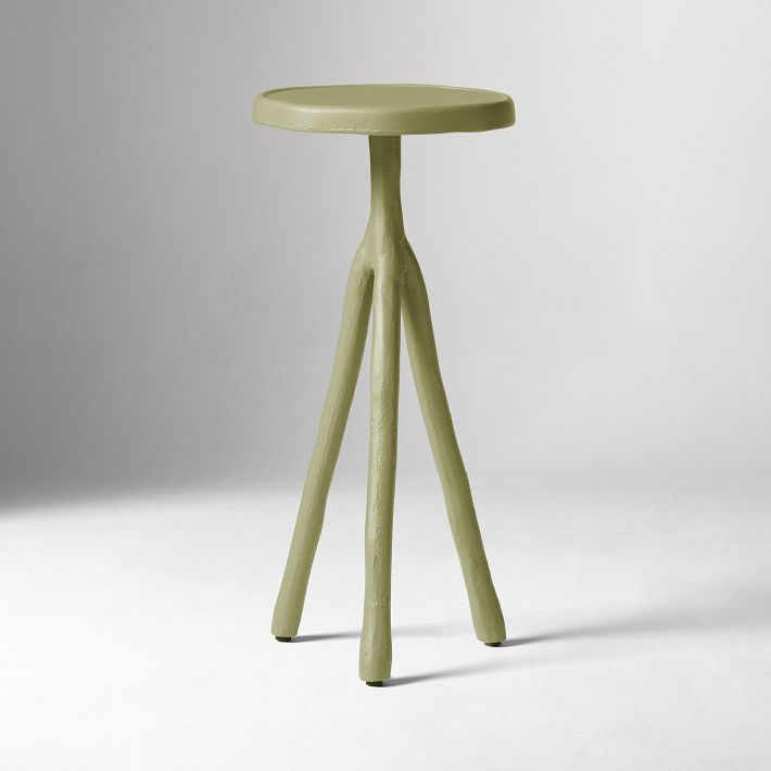 emma-chamberlain-sculptural-