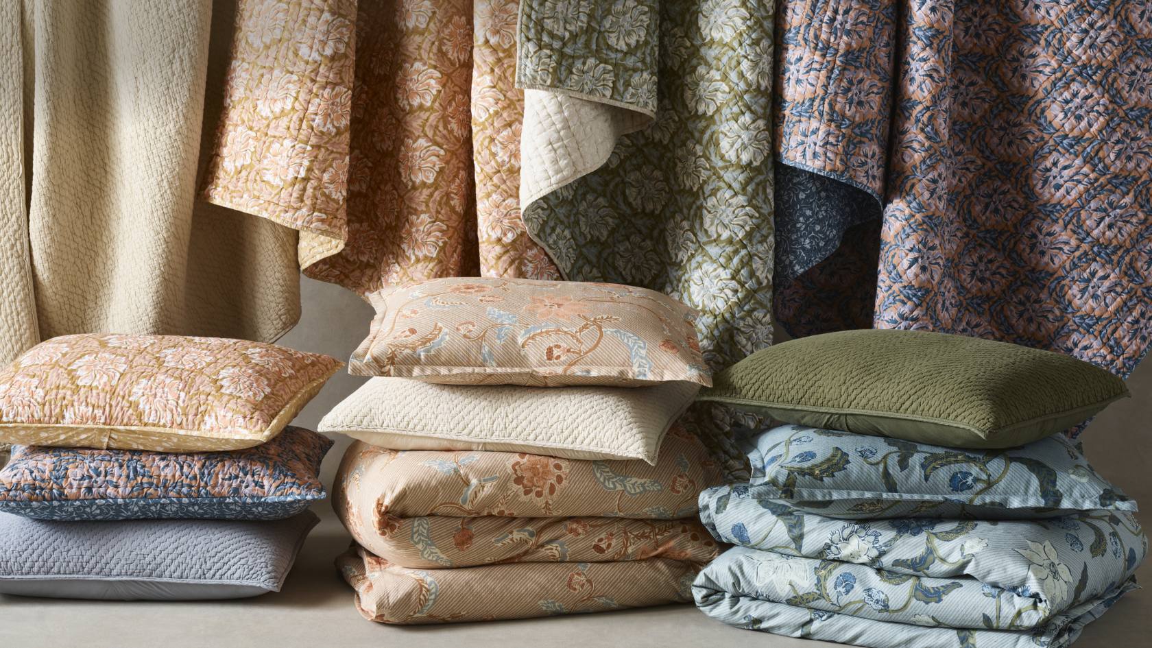 Modern Bedding & Bedspreads West Elm