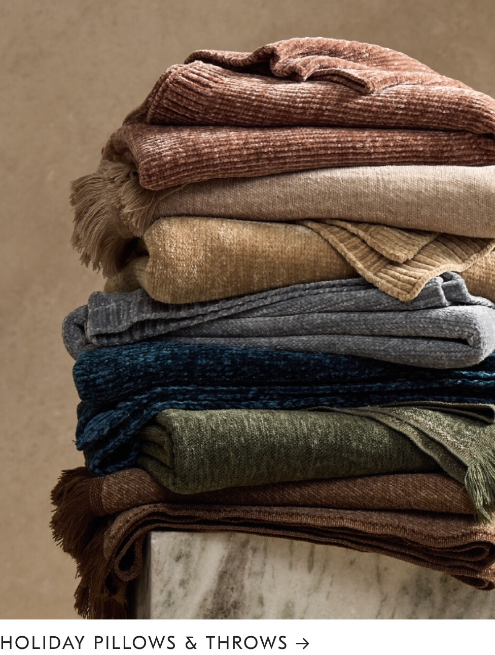 Holiday Pillows & Throws