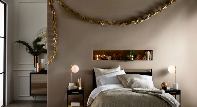 Easy Holiday Decorating