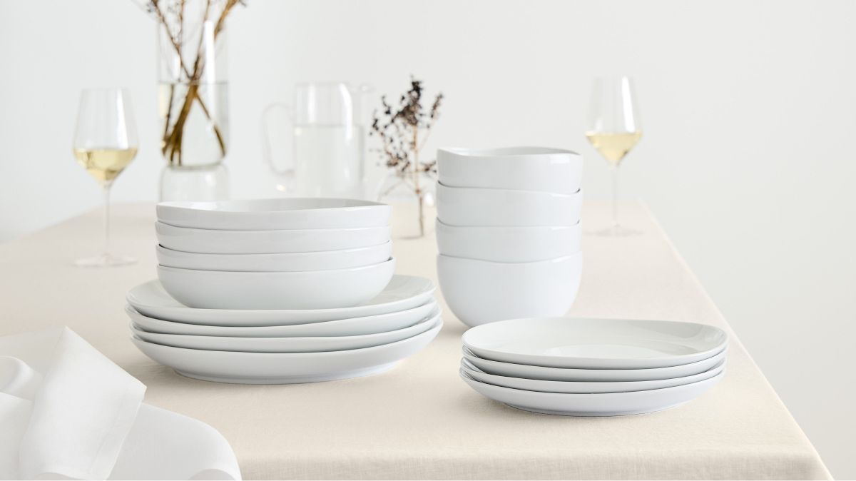 https://assets.weimgs.com/weimgs/rk/images/wcm//products/202343/0004/organic-porcelain-salad-plate-sets-fwh.jpg