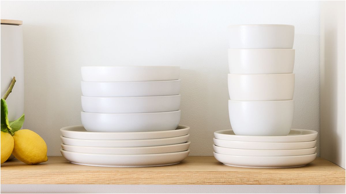 https://assets.weimgs.com/weimgs/rk/images/wcm//products/202343/0030/kaloh-stoneware-dinner-plate-sets-fwh.jpg