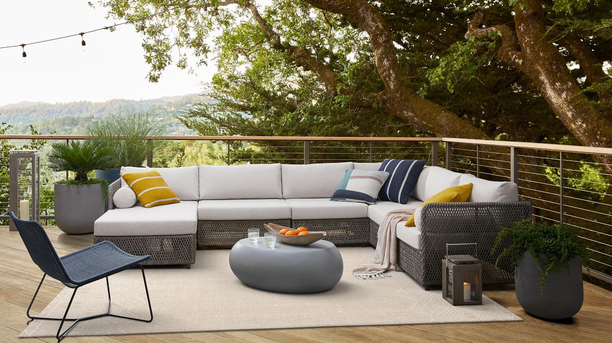 West elm shop outdoor rug