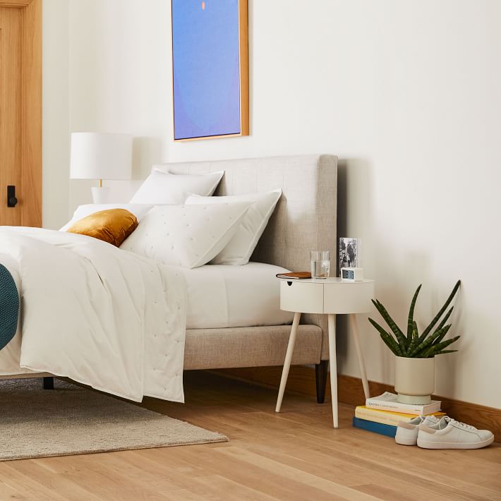 Mitzi Nightstand (15.75")