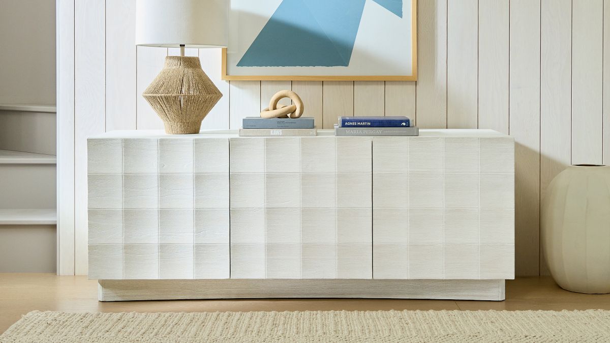 Luisa Media Carved Console (60"–80")