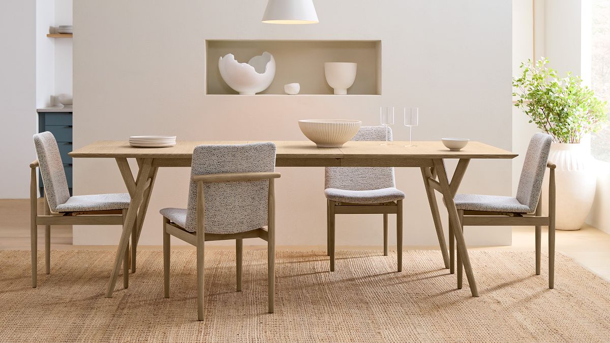 Mid-Century Expandable Dining Table (39"–92")