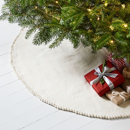 Mini Bohemian Christmas Tree Wall Hanging w green /& beige yarn